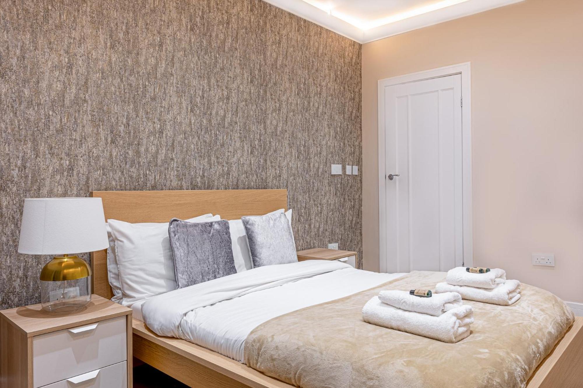 Modern 4 Bdr 3 Bth Apt Minutes From Edgware Road ロンドン エクステリア 写真