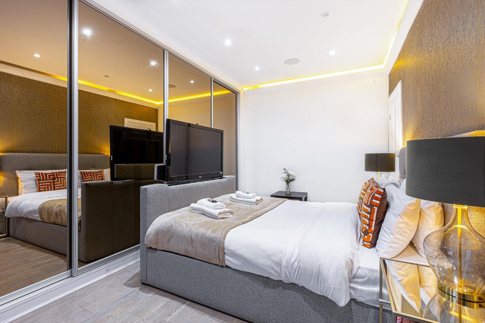 Modern 4 Bdr 3 Bth Apt Minutes From Edgware Road ロンドン エクステリア 写真